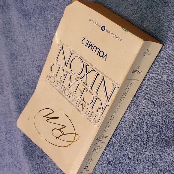 The Memoirs of Richard Nixon - Picture 3 of 4